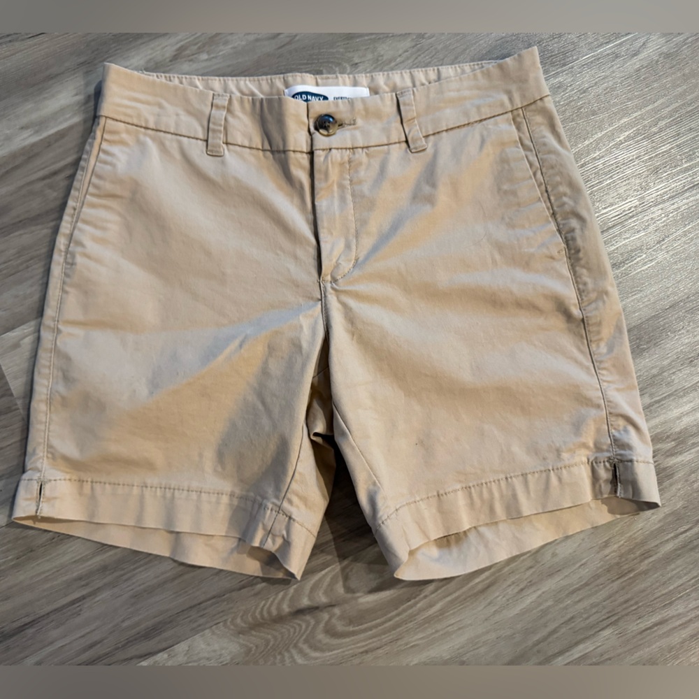 OLD NAVY KHAKI SHORTS
